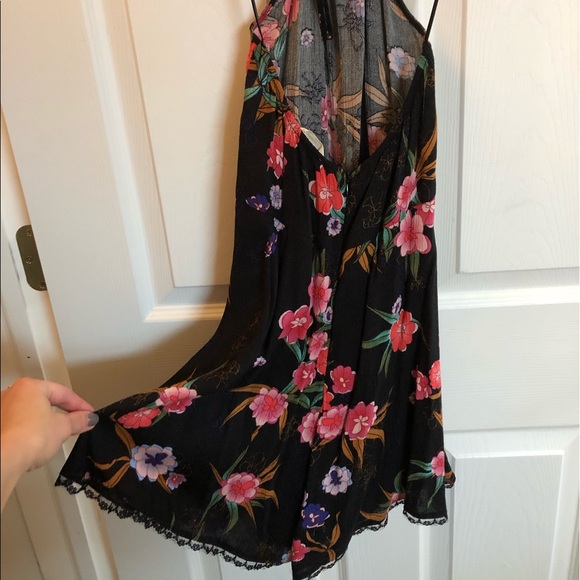 black and floral jumper - Picture 1 of 3